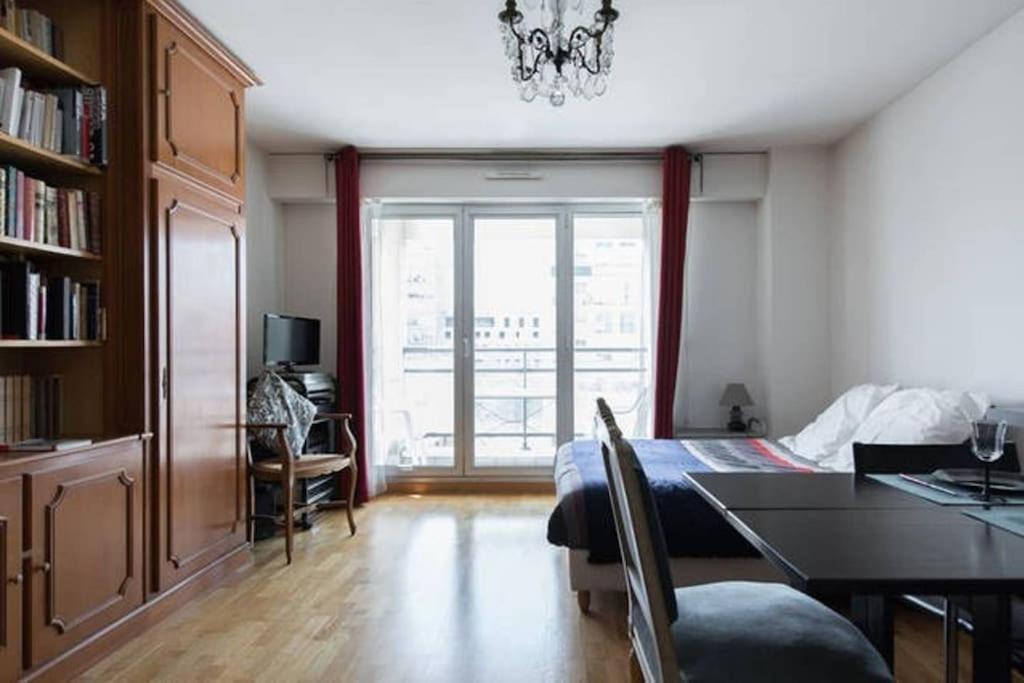 Appartement Le Cozy + Balcon Ensoleille + Parking Parijs